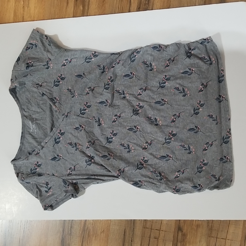 MOTHERHOOD MATERNITY Gray Floral Ruched Side Short-Sleeve Tee Shirt